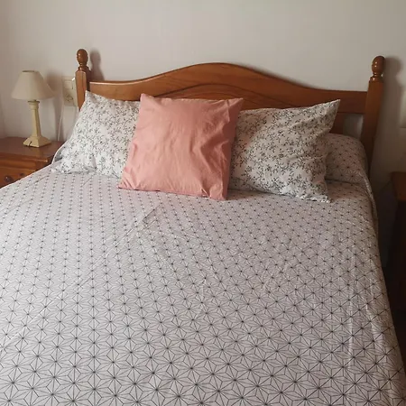 Casa Dolors بيت للعطل *